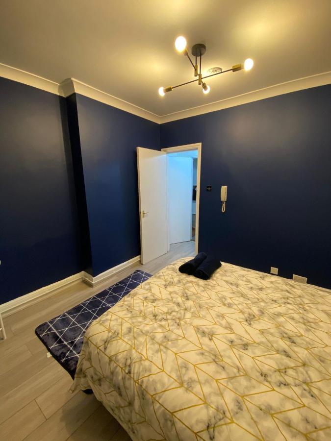1 Bedroom Luxury Apartments By London City Bagian luar foto