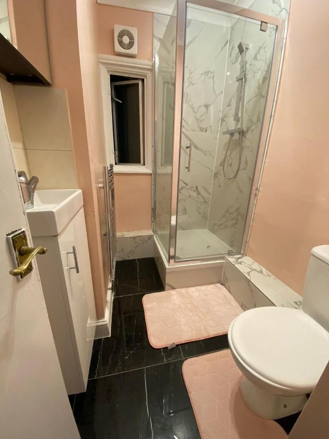 1 Bedroom Luxury Apartments By London City Bagian luar foto