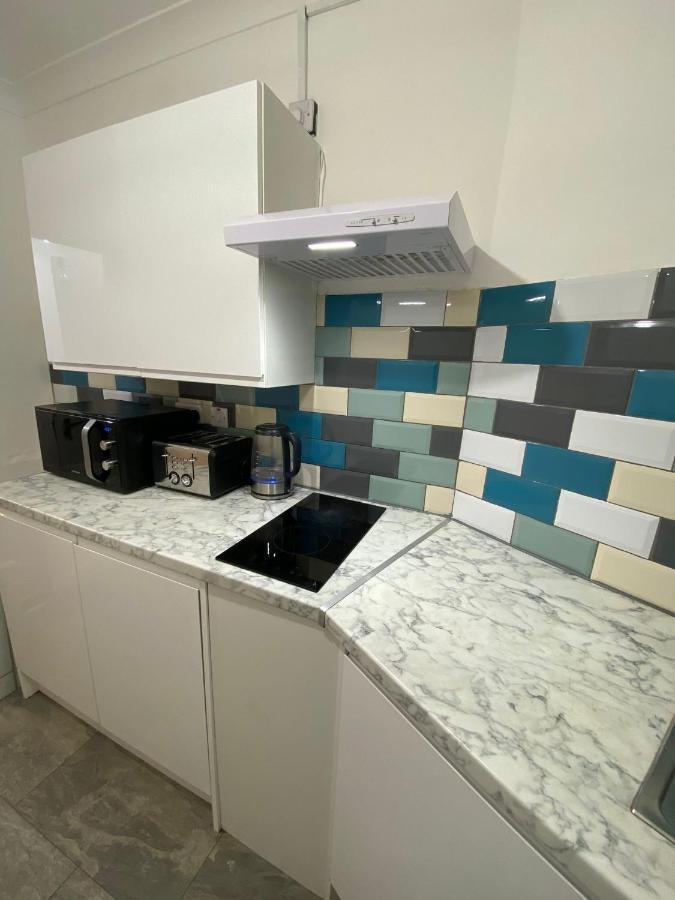 1 Bedroom Luxury Apartments By London City Bagian luar foto