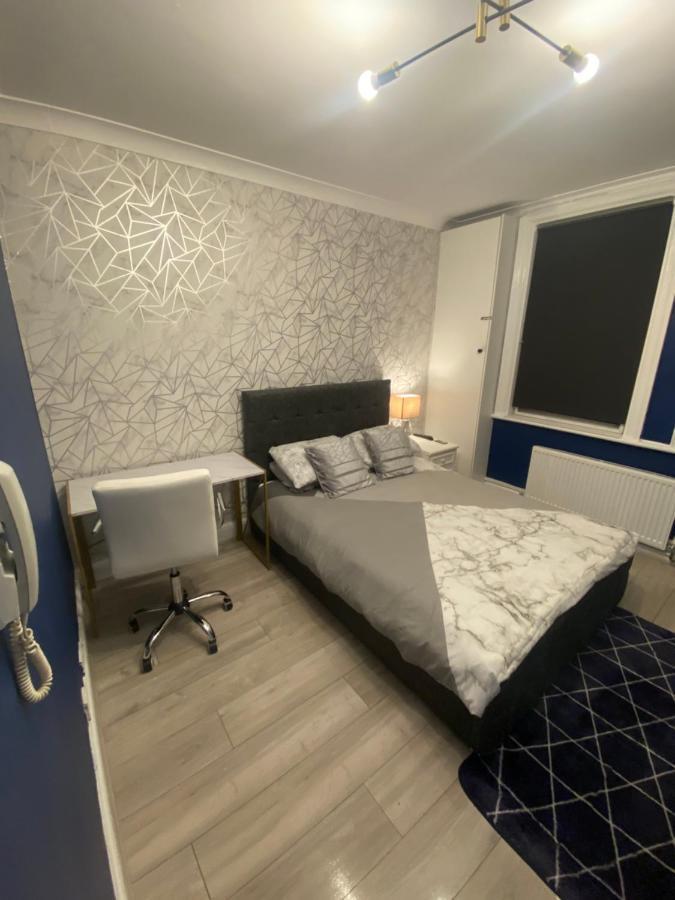 1 Bedroom Luxury Apartments By London City Bagian luar foto