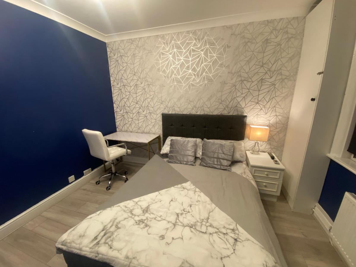 1 Bedroom Luxury Apartments By London City Bagian luar foto